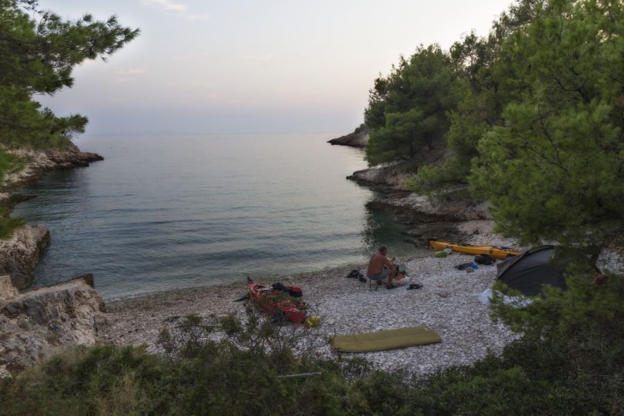 Plaża o świcie
Opływamy wyspę Brać na Adriatyku, Chorwacja
