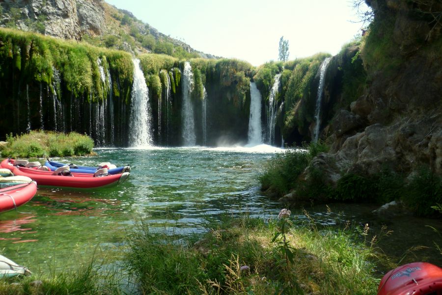 Wspomnienie wakacyjne
Zdjęcie zrobione na rzece Zrmanji w Chorwacji. Na zdjęciu widzoczny najwyższy slap na rzece.
Słowa kluczowe: Zrmanja Chorwacja WW