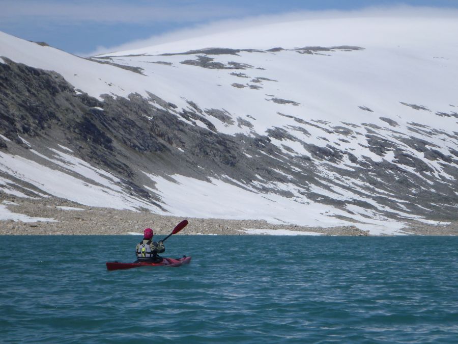 Letnie pływanie
Marek Werner
Norwegia, płyniemy do czoła największego w Europie lodowca Josteldalbreen, lipiec 2013
Słowa kluczowe: Norwegia lodowiec