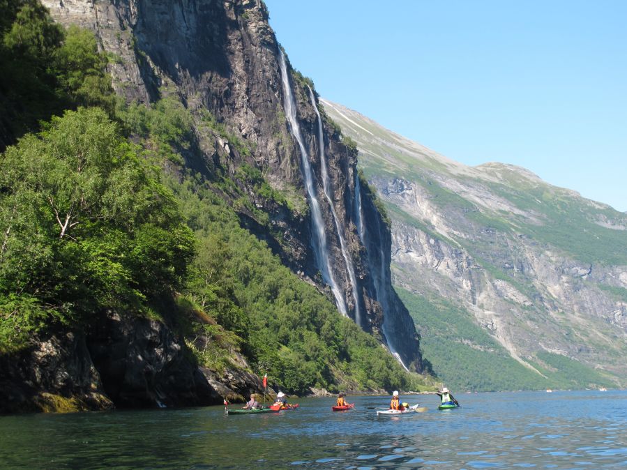 Wodospady Siedmiu Sióstr
Norwegia
Słowa kluczowe: Geiranger fiord siedem sióstr Norwegia