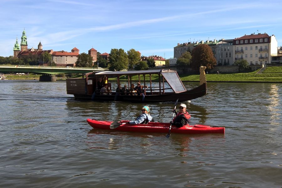 Którędy do Bałtyku
Słowa kluczowe: Wisła Kraków pod Wawelem zielona woda kajak relaks 