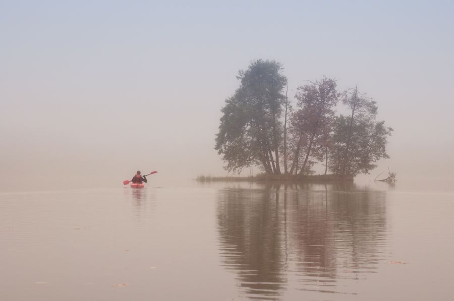 Jesienna Słupia
Jesienne spływy mają wiele uroku
Słowa kluczowe: kajak, jesioro, woda, jesień, mgła