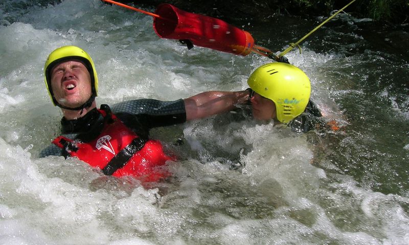 swift water rescue
fot. Maciej Moskwa
zajęcia z ratownictwa na wodach szybkopłynących w ramach kursu dla instruktorów kajakarstwa
